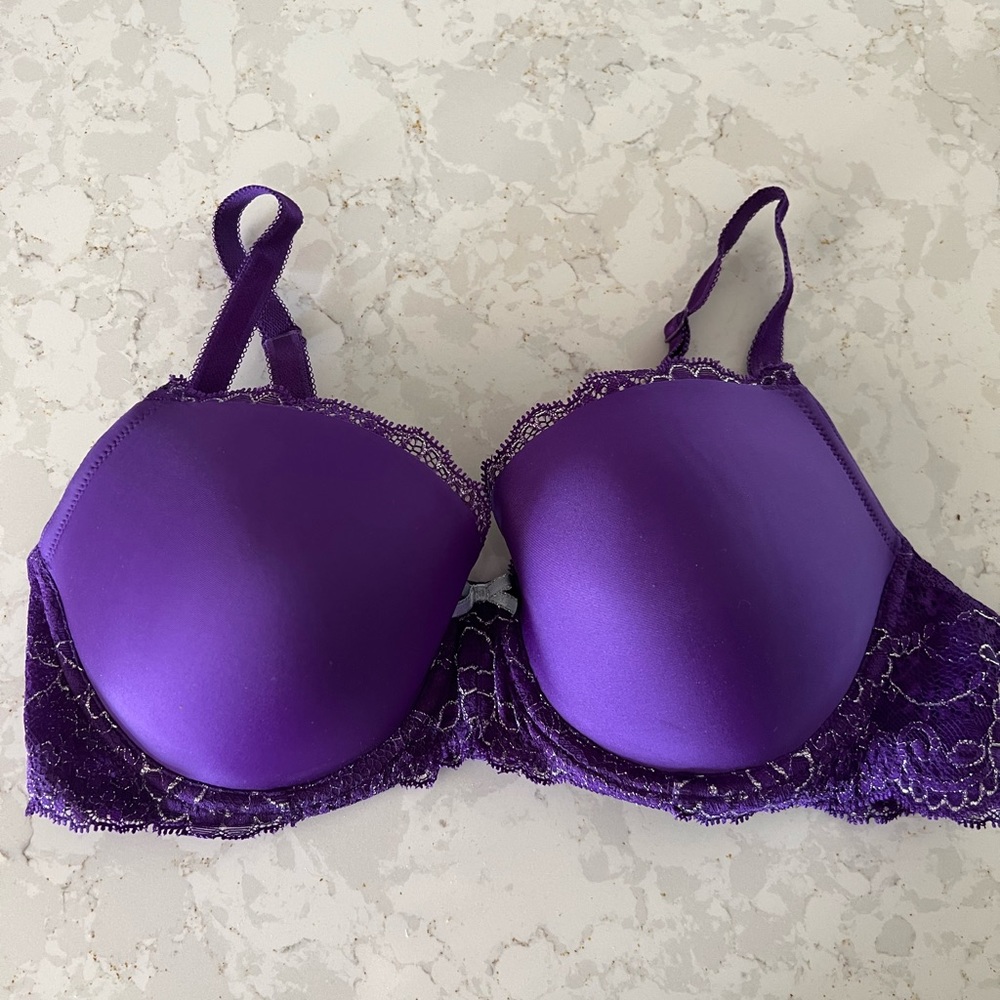 Victoria’s Secret Dream Angels Bra. 34D.